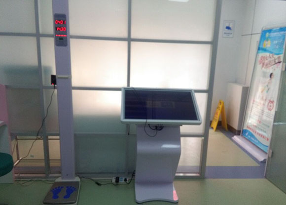 廣西賀州市衛(wèi)計(jì)局參觀“健康小屋” 廣西賀州市衛(wèi)計(jì)局參觀“健康小屋”