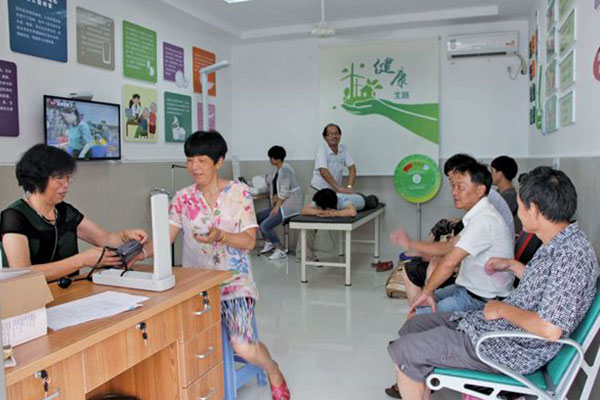 ����С�ݎ����t(y��)���c���������sʽ�����P(gu��n)ϵ